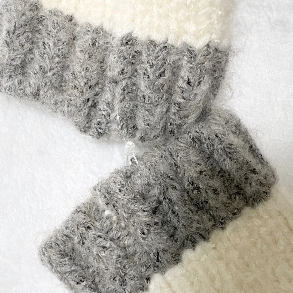 Mer-Sea & Co. Cream Gray XO Embroidered Thick Knit Slipper Socks with Grippers
